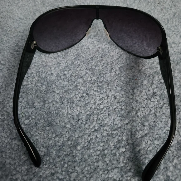 Marc By Marc Jacobs Black Aviator Sunglasses With Purple Lips - Picture 4 of 6